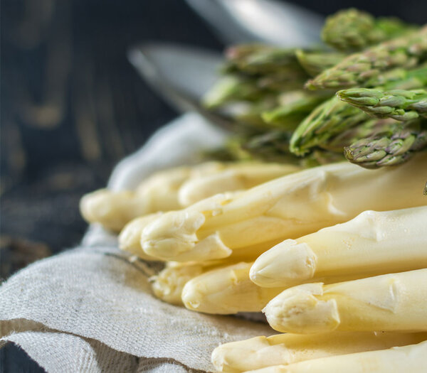 Which Wine Pairs with Asparagus?